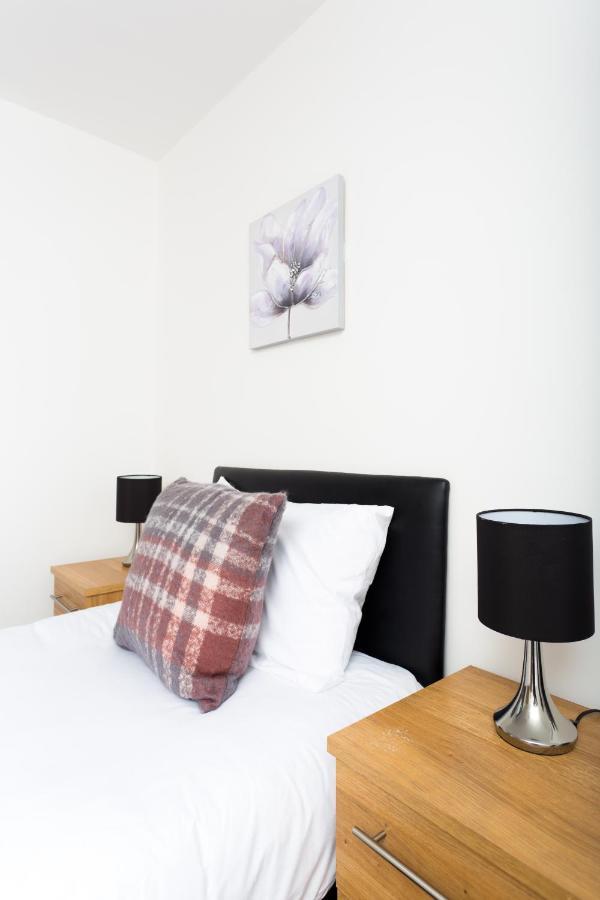 Absolute Stays On Essex - Chinatown - Hippodrome - Alexandra Theatre - Bull Ring - The Rep - B'Ham Intl Airport - Free Wifi - Free Parking - Contractors - Corporates Birmingham Bagian luar foto