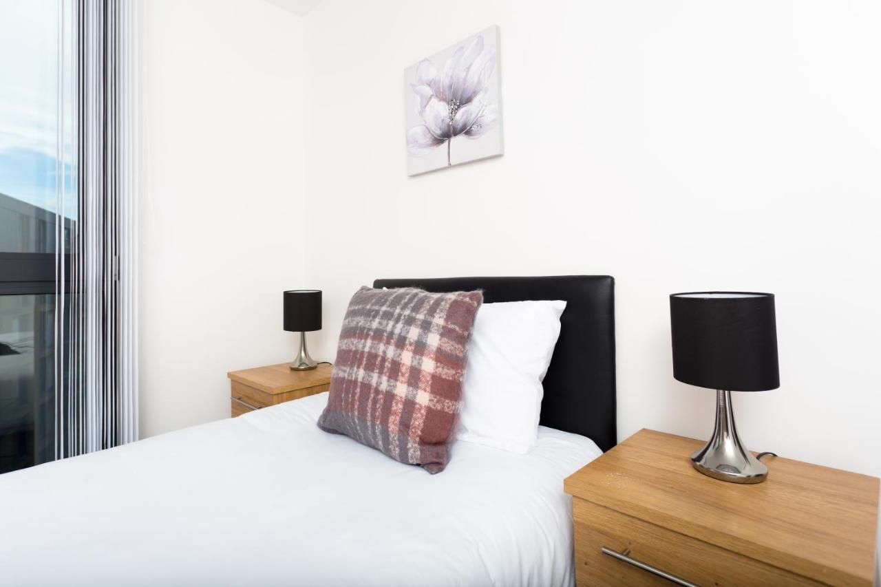 Absolute Stays On Essex - Chinatown - Hippodrome - Alexandra Theatre - Bull Ring - The Rep - B'Ham Intl Airport - Free Wifi - Free Parking - Contractors - Corporates Birmingham Bagian luar foto